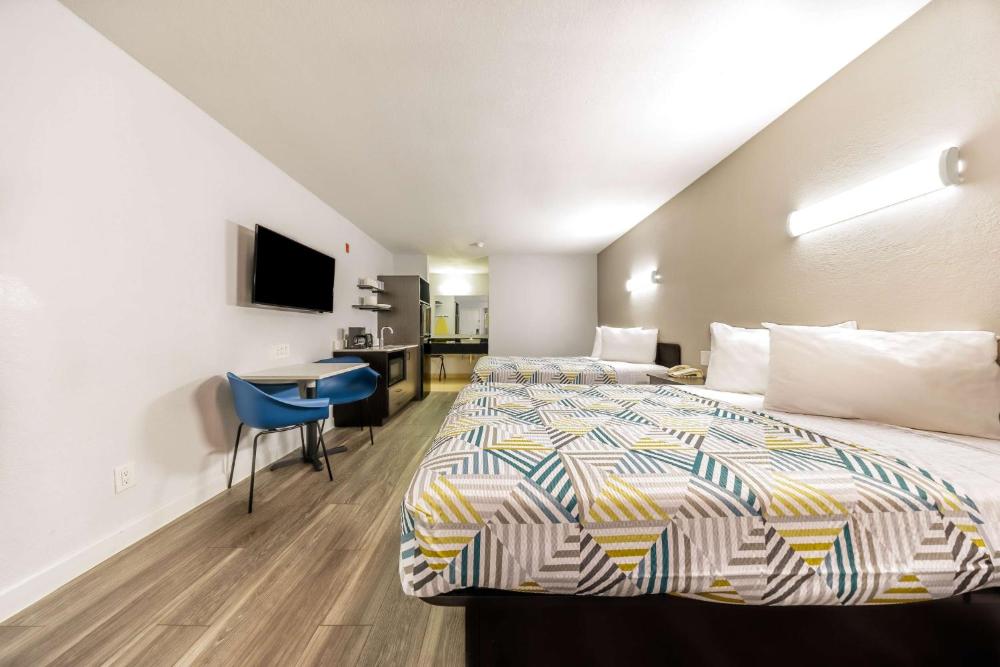Quadruple Room - Non-Smoking interior